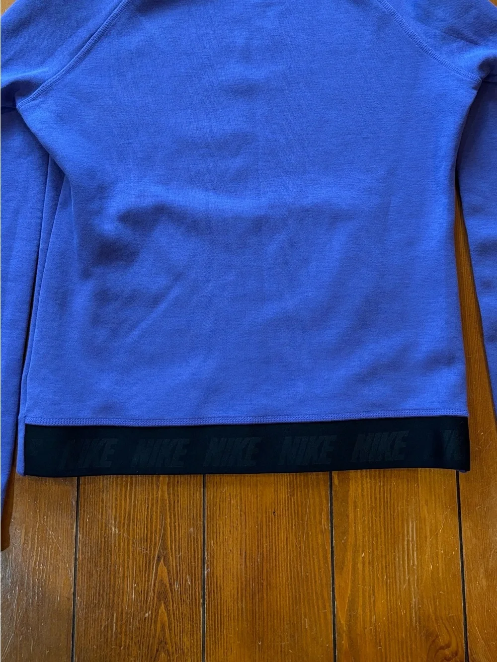 NIKE Vintage Purple Hooded Performance Sweatshirt Women’s Size Small EUC